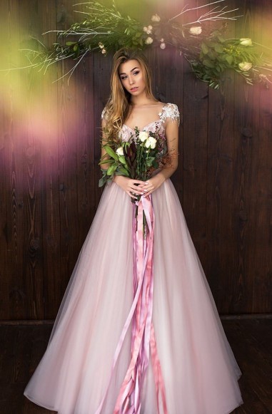 Красивое брачное платье Chic Lilac от Daria Karlozi